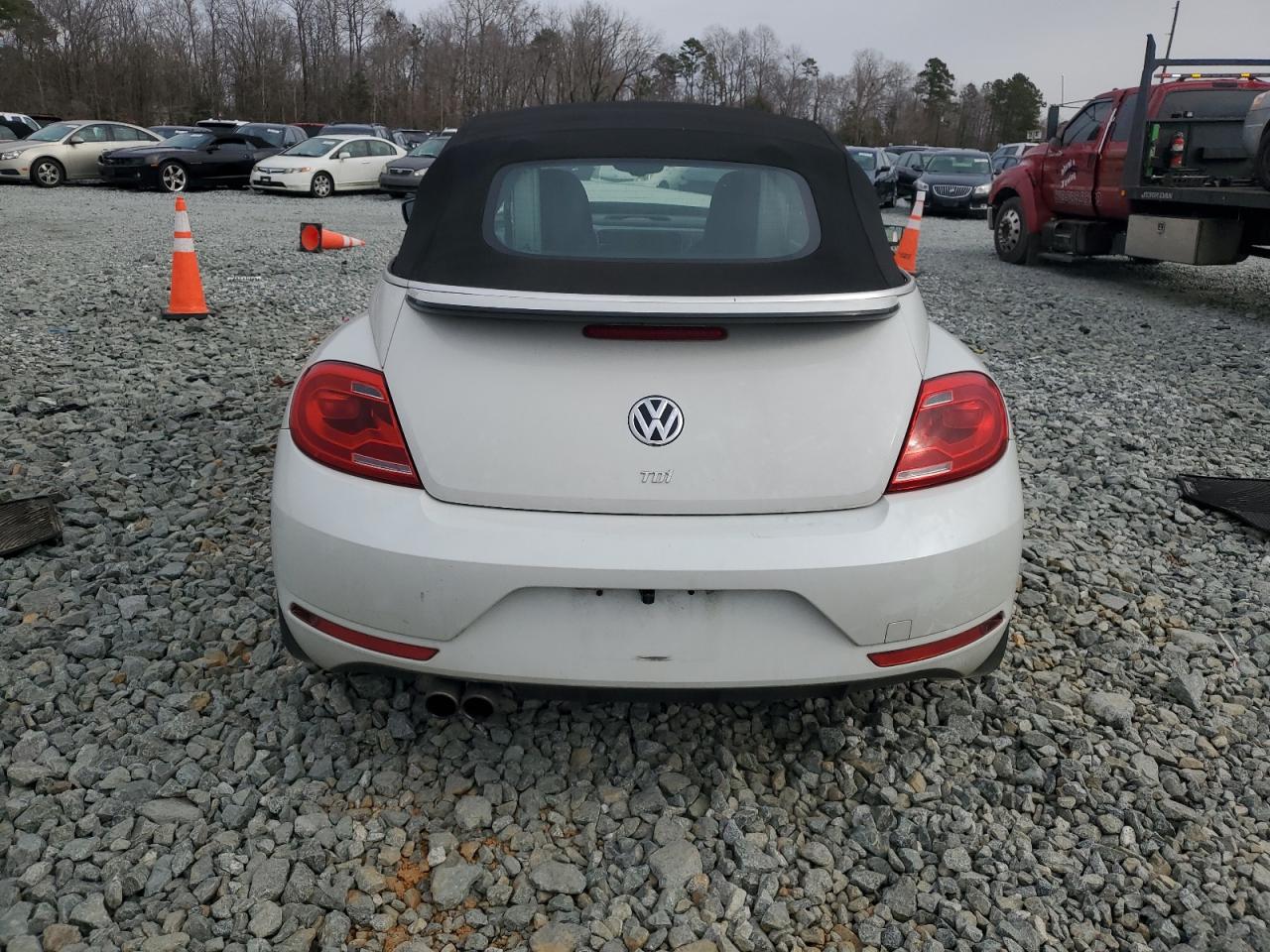 2014 Volkswagen Beetle - Image 6