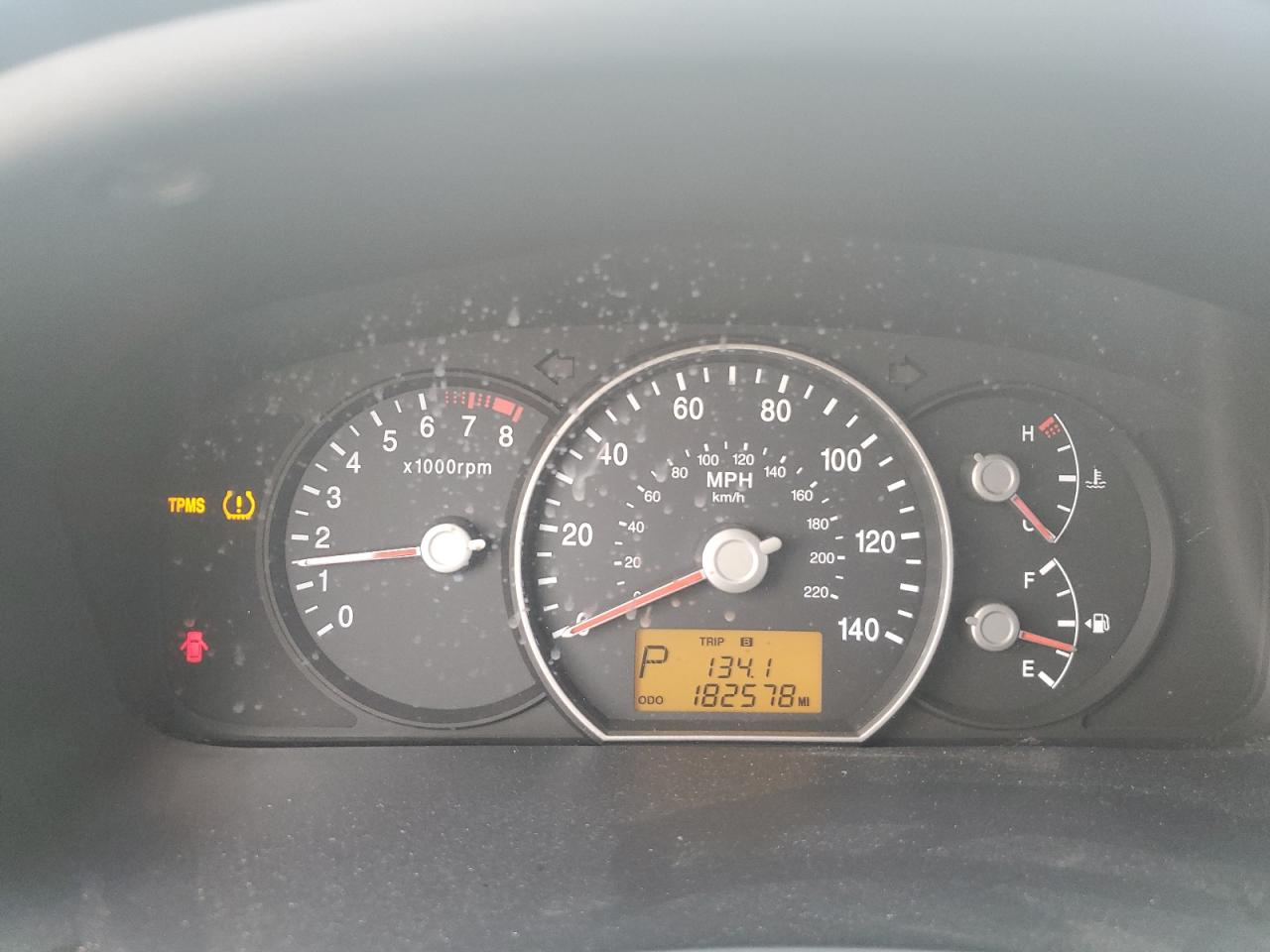 2009 Kia Rondo Base VIN: KNAFG528297221820 Lot: 43388455