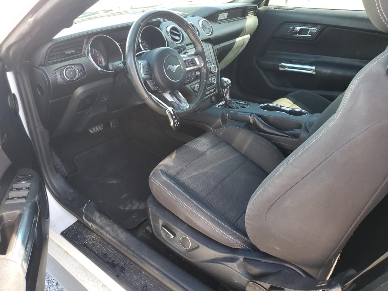 2016 Ford Mustang - Image 8