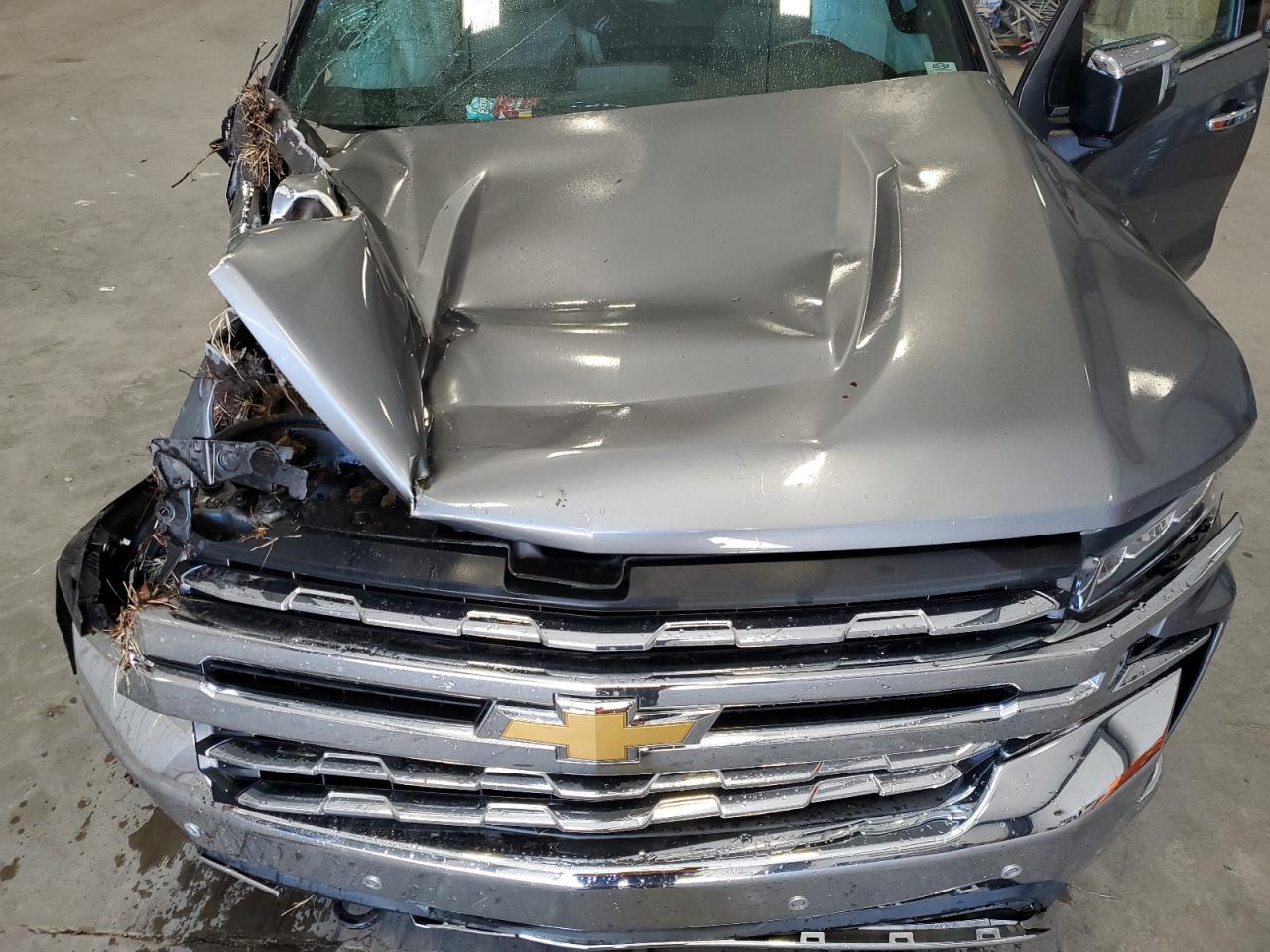 2020 Chevrolet Silverado - Image 11