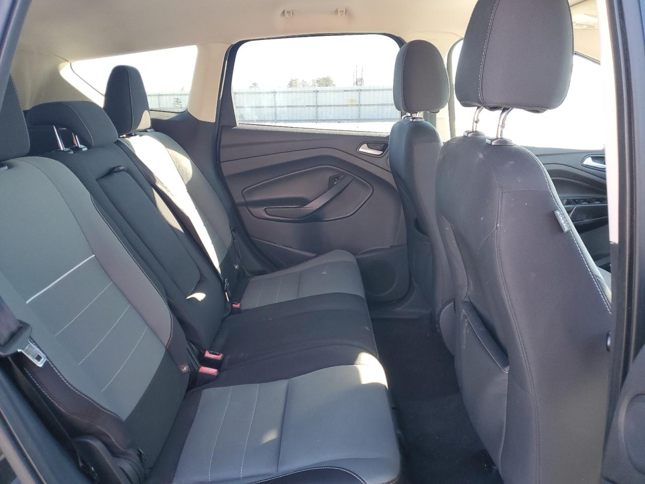 2015 Ford Escape - Image 11