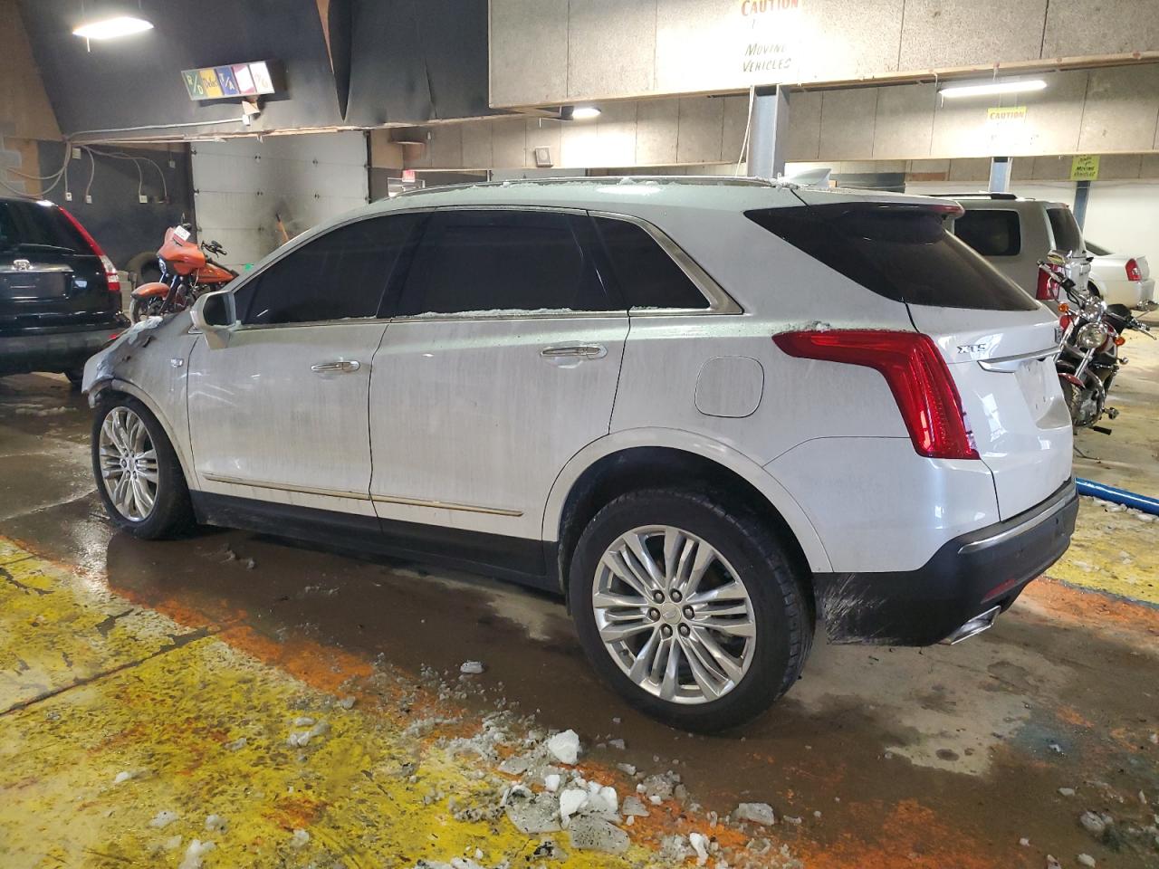 2019 Cadillac XT5 - Image 2