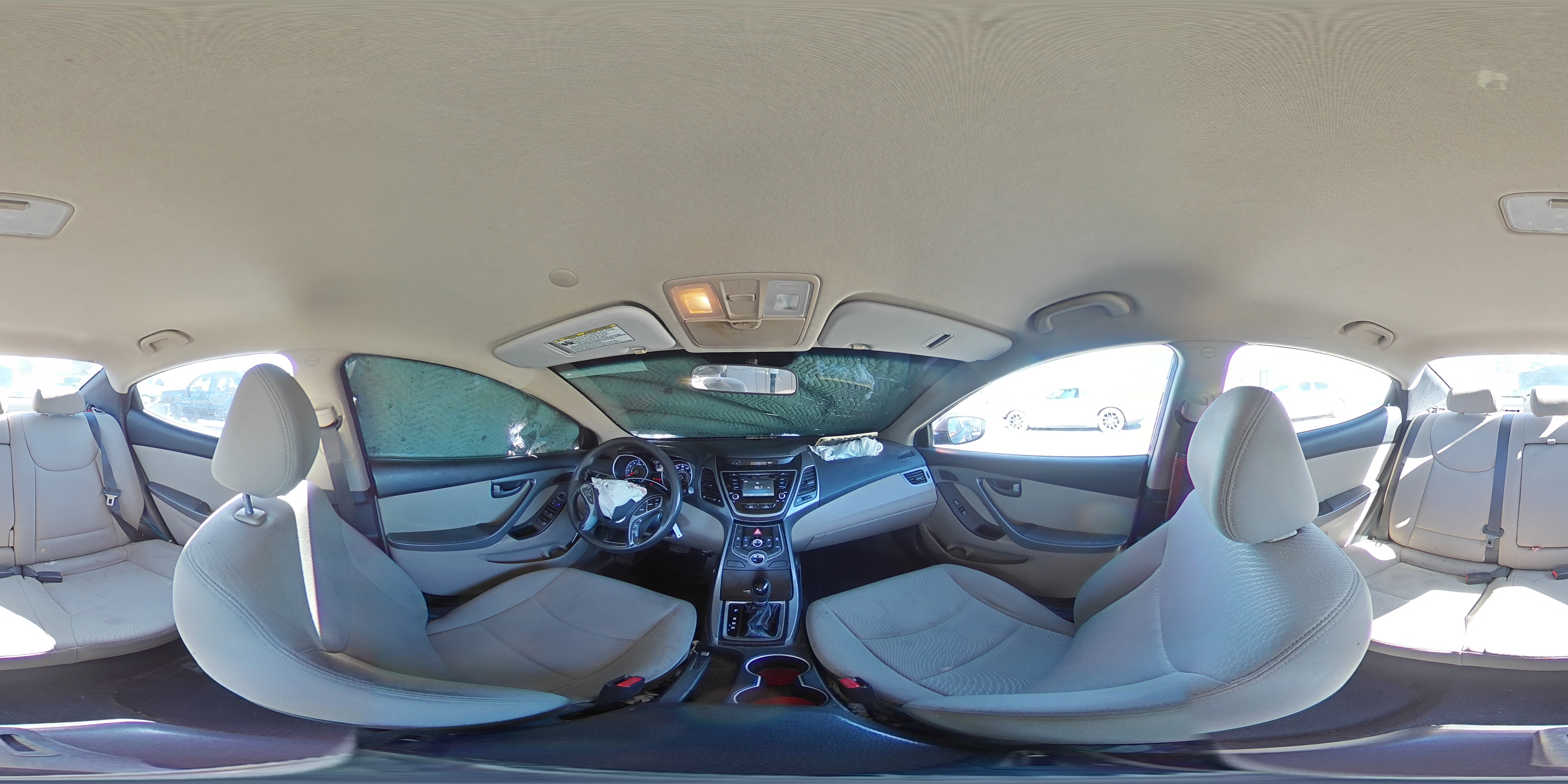 2015 Hyundai Elantra - Image 12