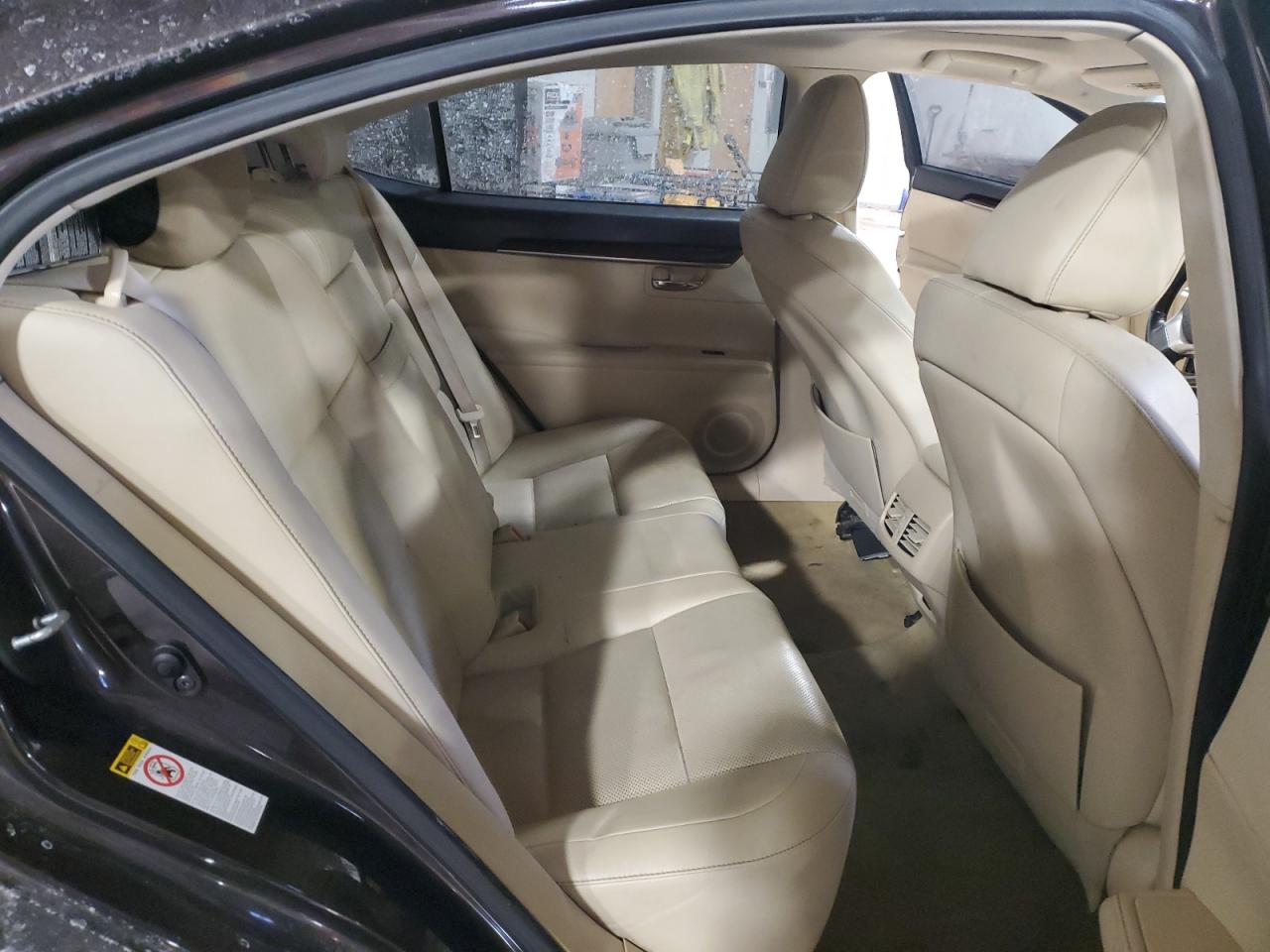 2014 Lexus ES - Image 10