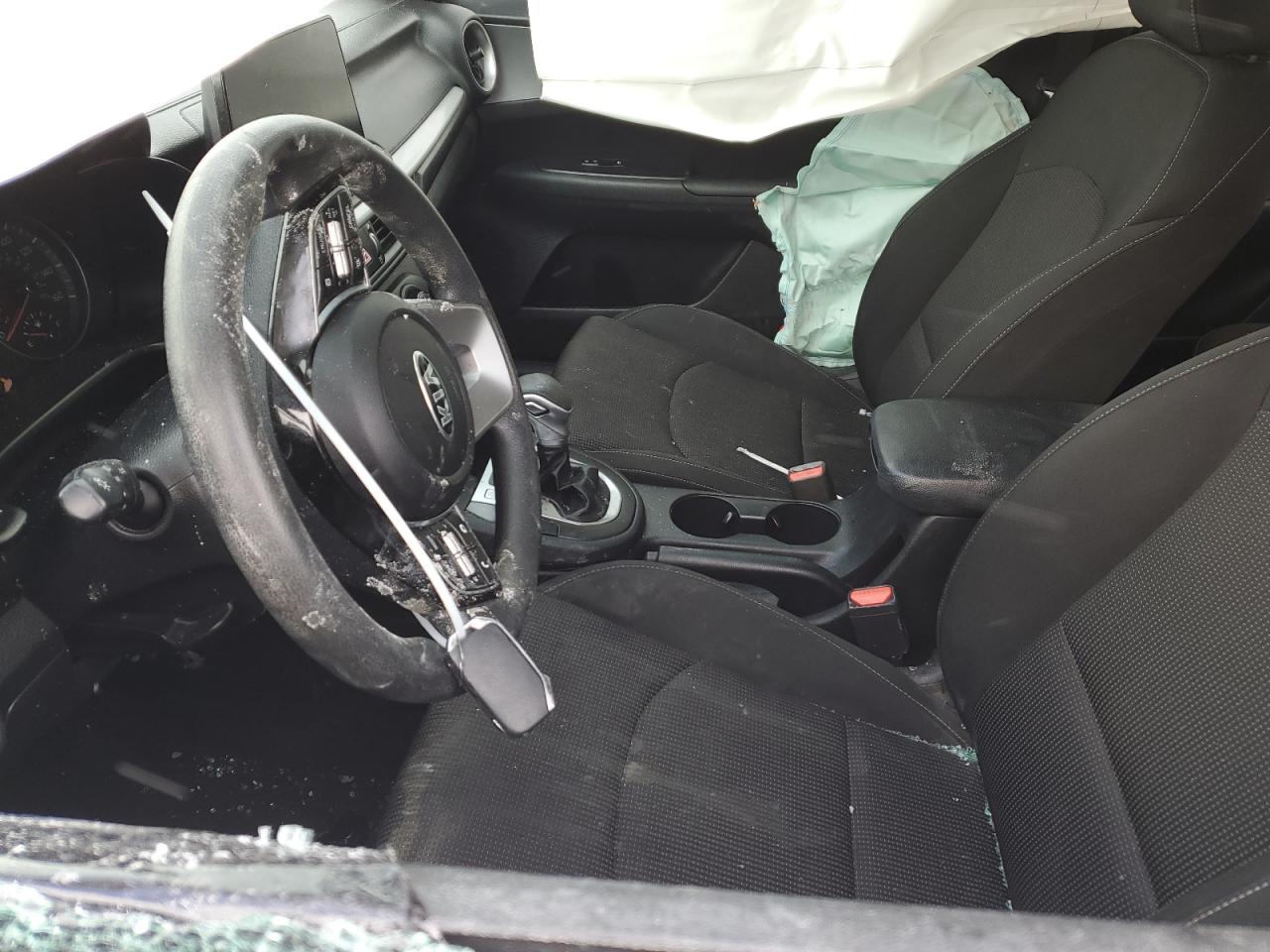 2021 Kia Forte - Image 7