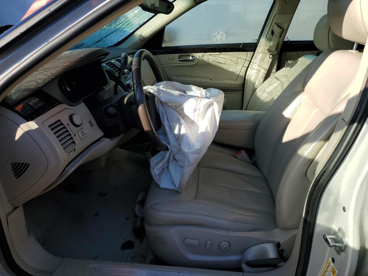 2008 Cadillac DTS - Image 7