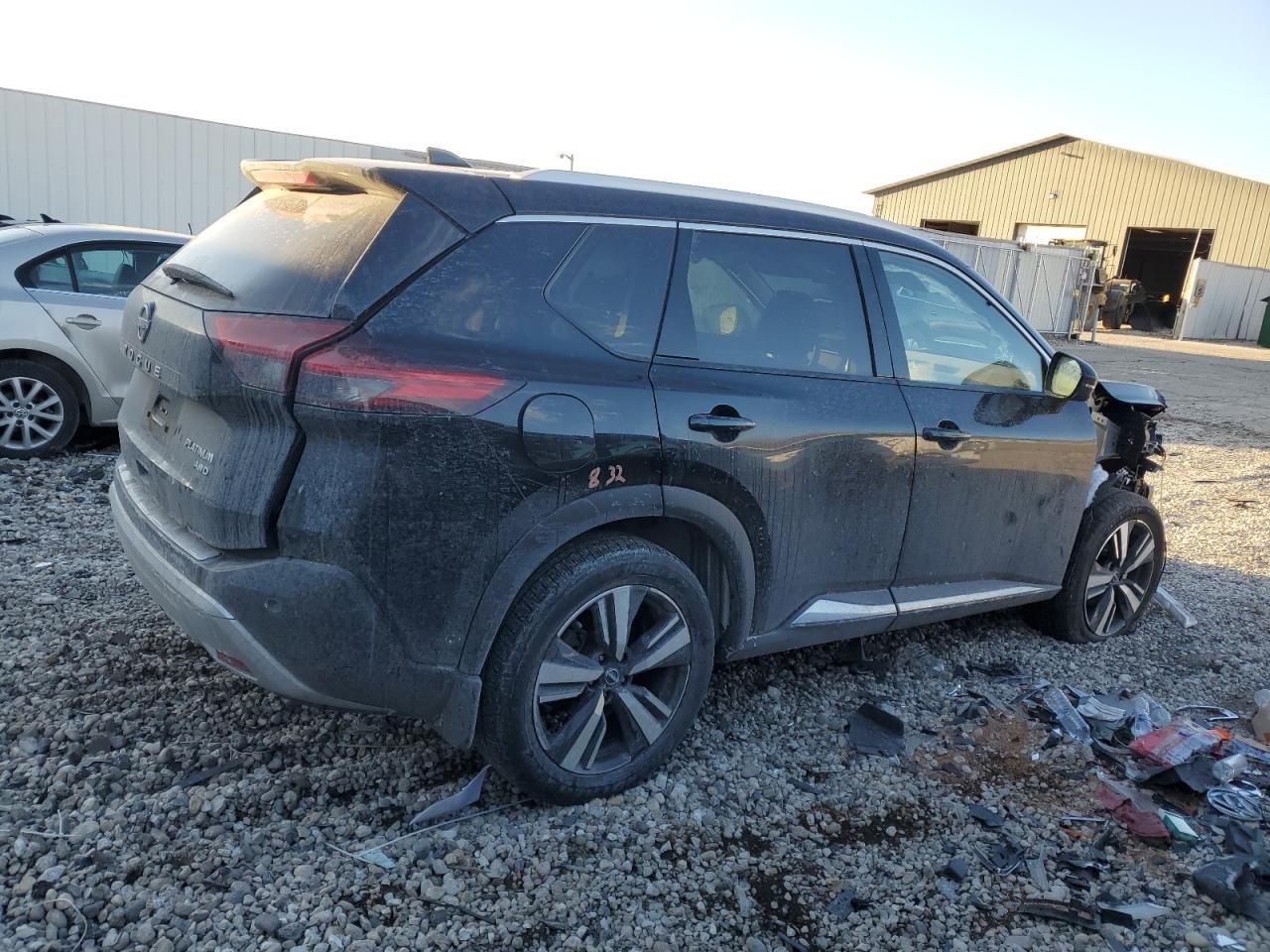 Фото: JN8BT3DD2PW319331 - 3