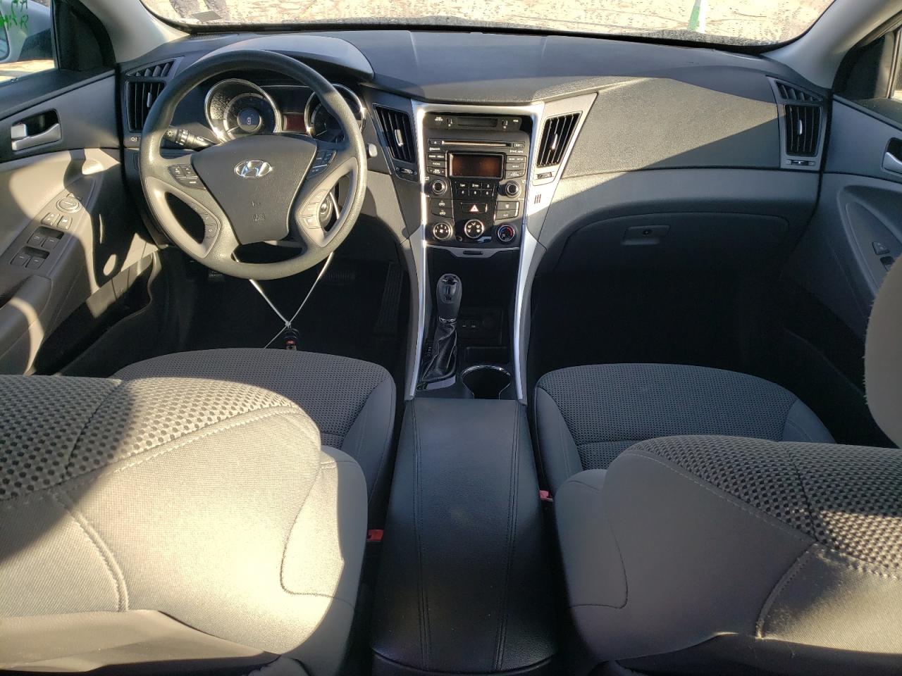 2014 Hyundai Sonata - Image 8