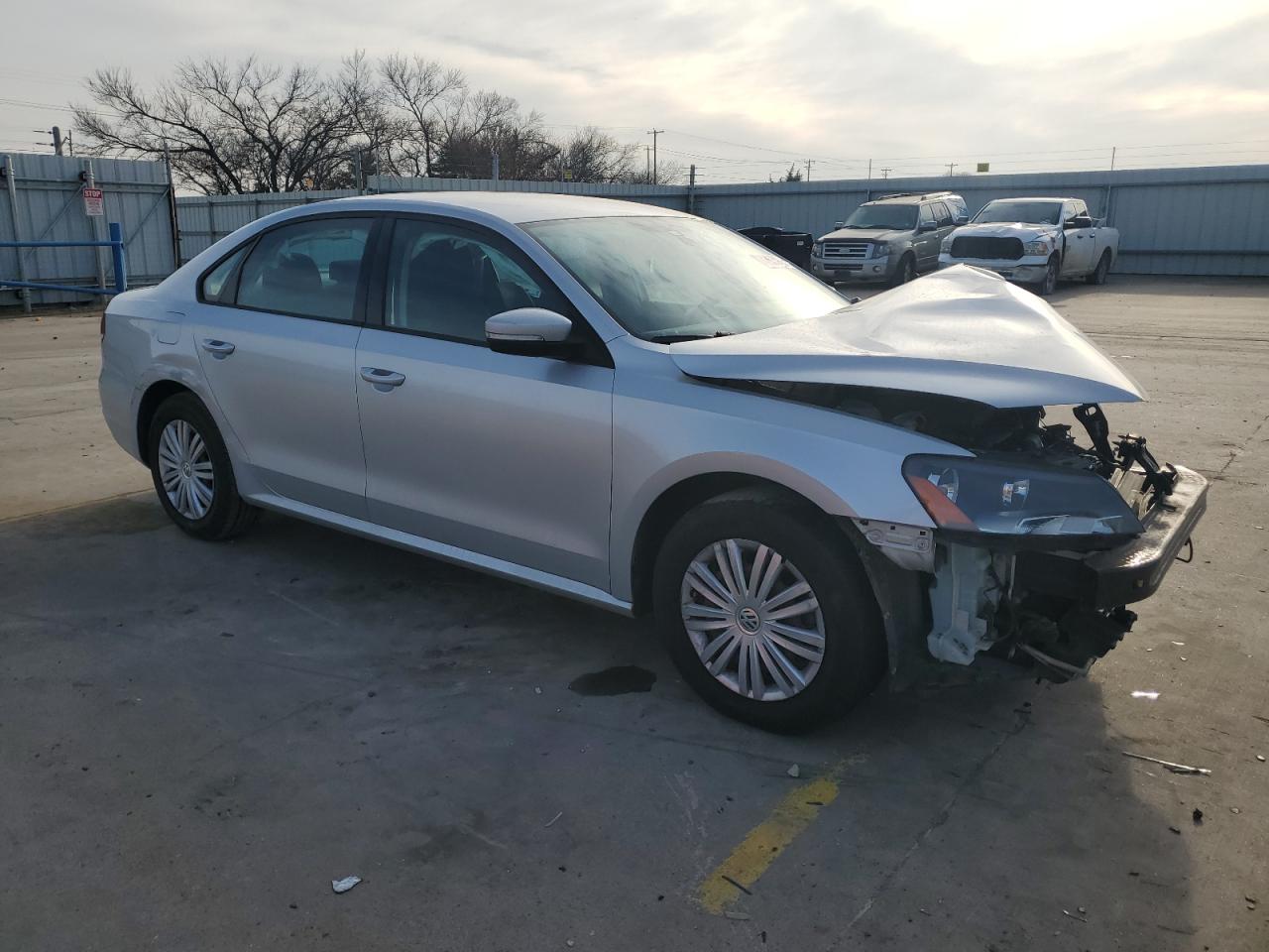 2014 Volkswagen Passat - Image 4