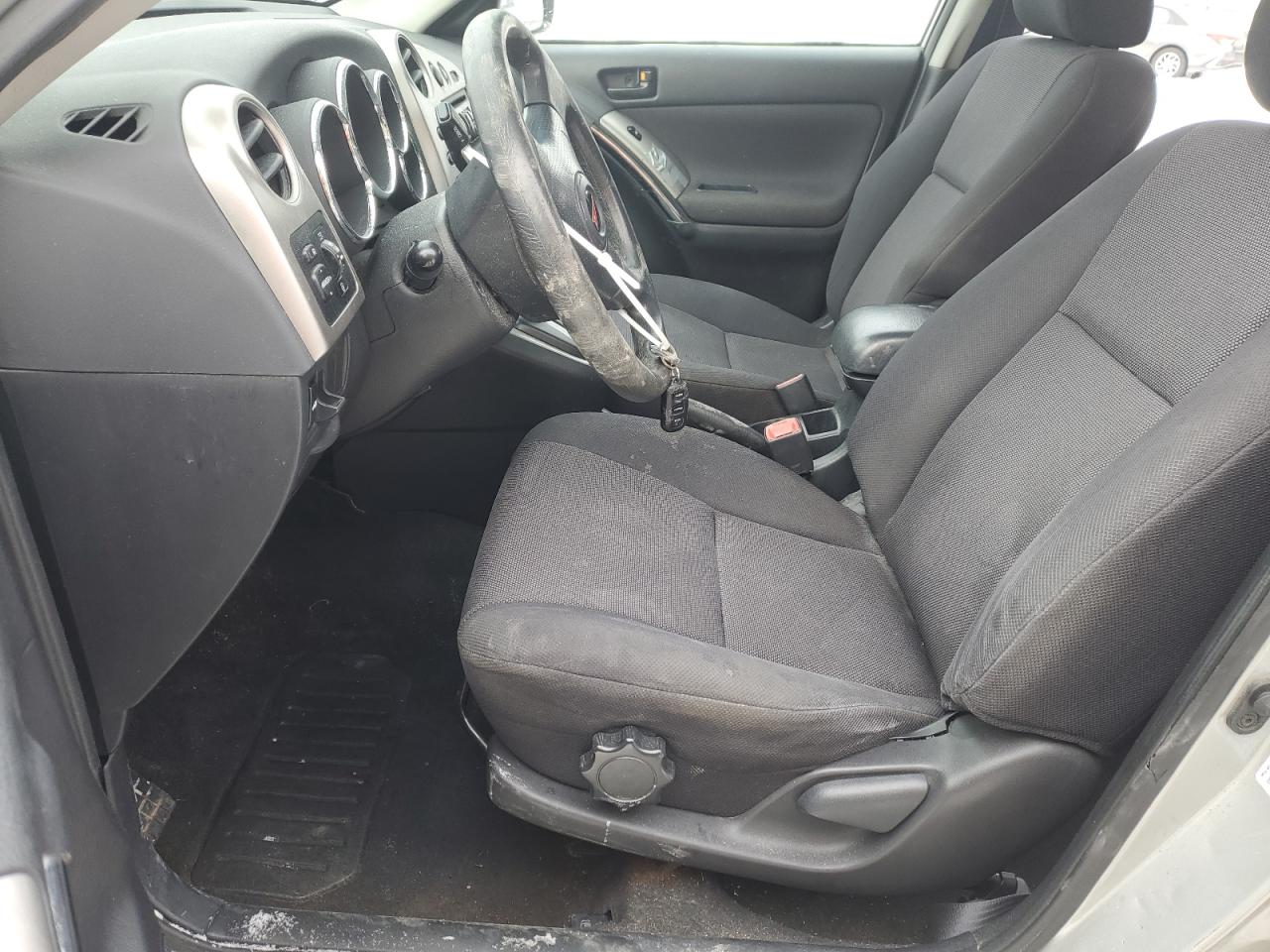2004 Pontiac Vibe - Image 7