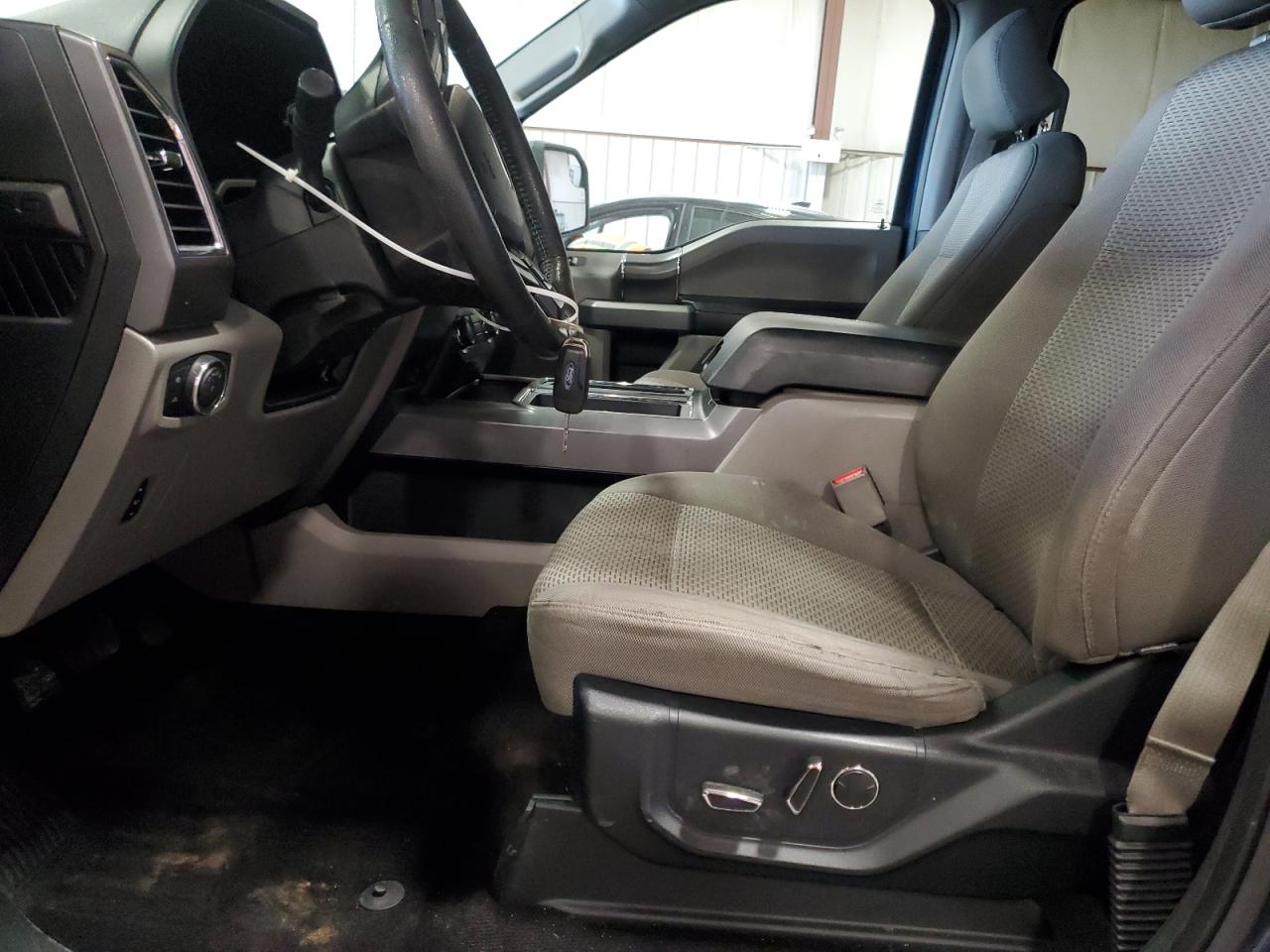2015 Ford F-150 - Image 7
