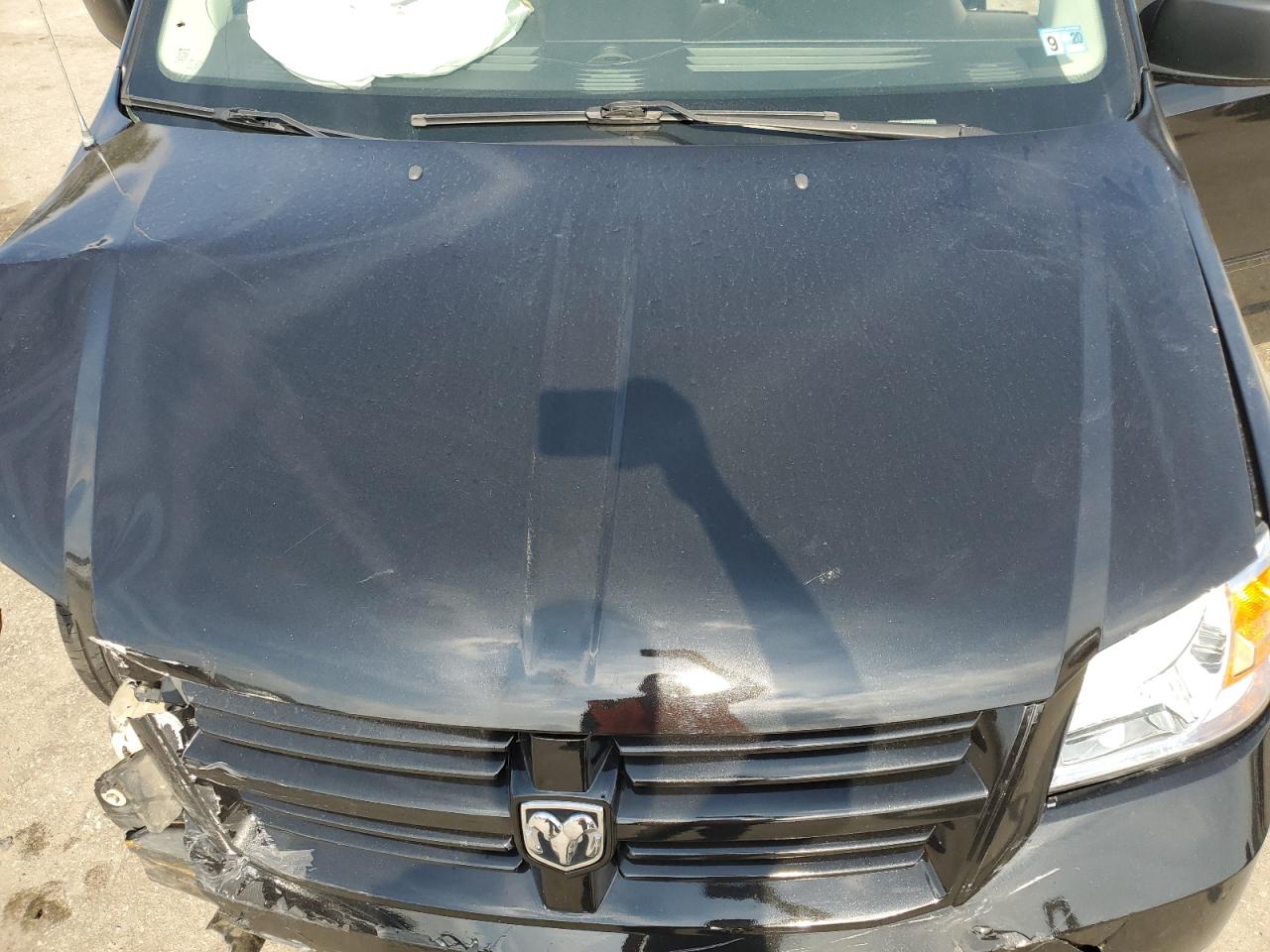 2010 Dodge Caravan - Image 13