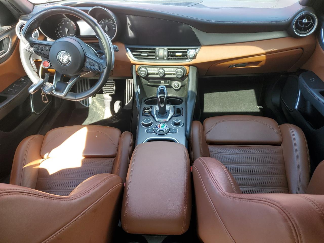 2020 Alfa Romeo Giulia - Image 8