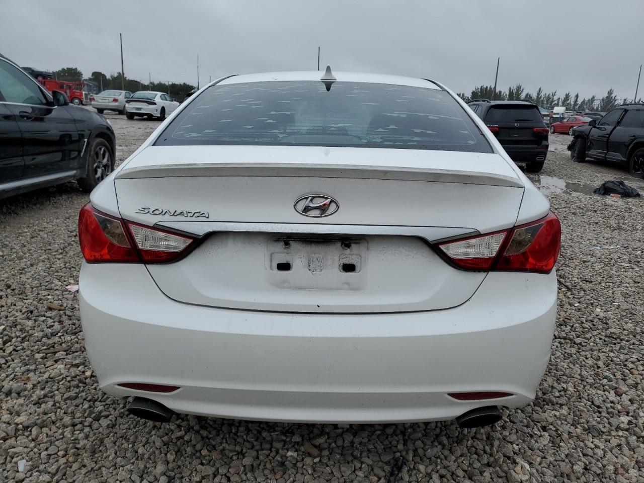 2011 Hyundai Sonata - Image 6