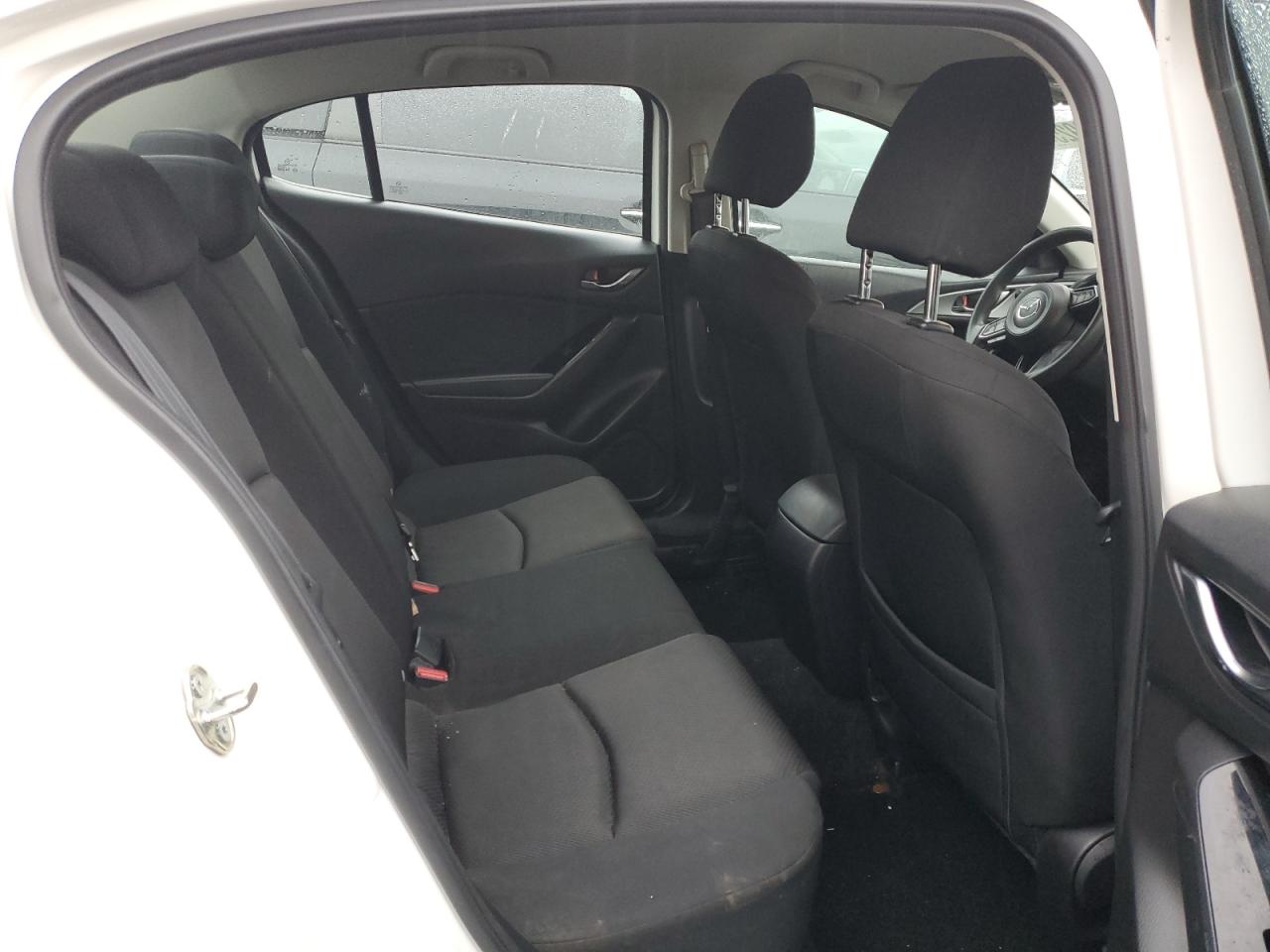 2018 Mazda 3 - Image 10
