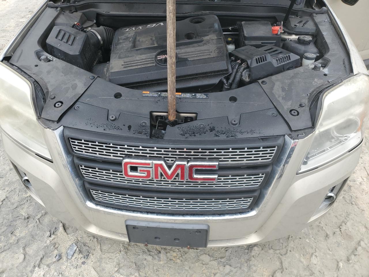 2012 GMC Terrain - Image 11
