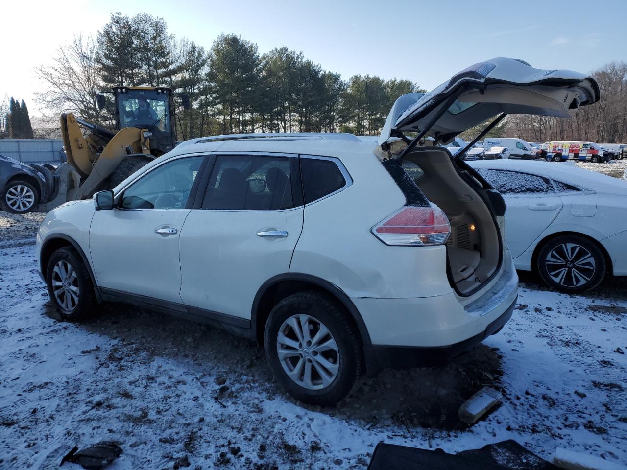 2015 Nissan Rogue - Image 2