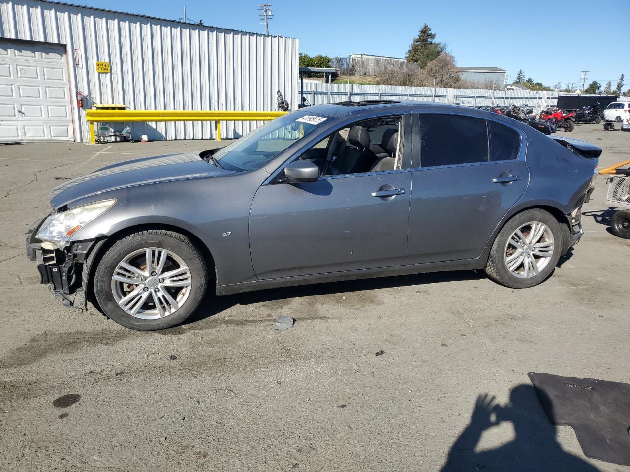 2015 Infiniti Q40 - Image 1