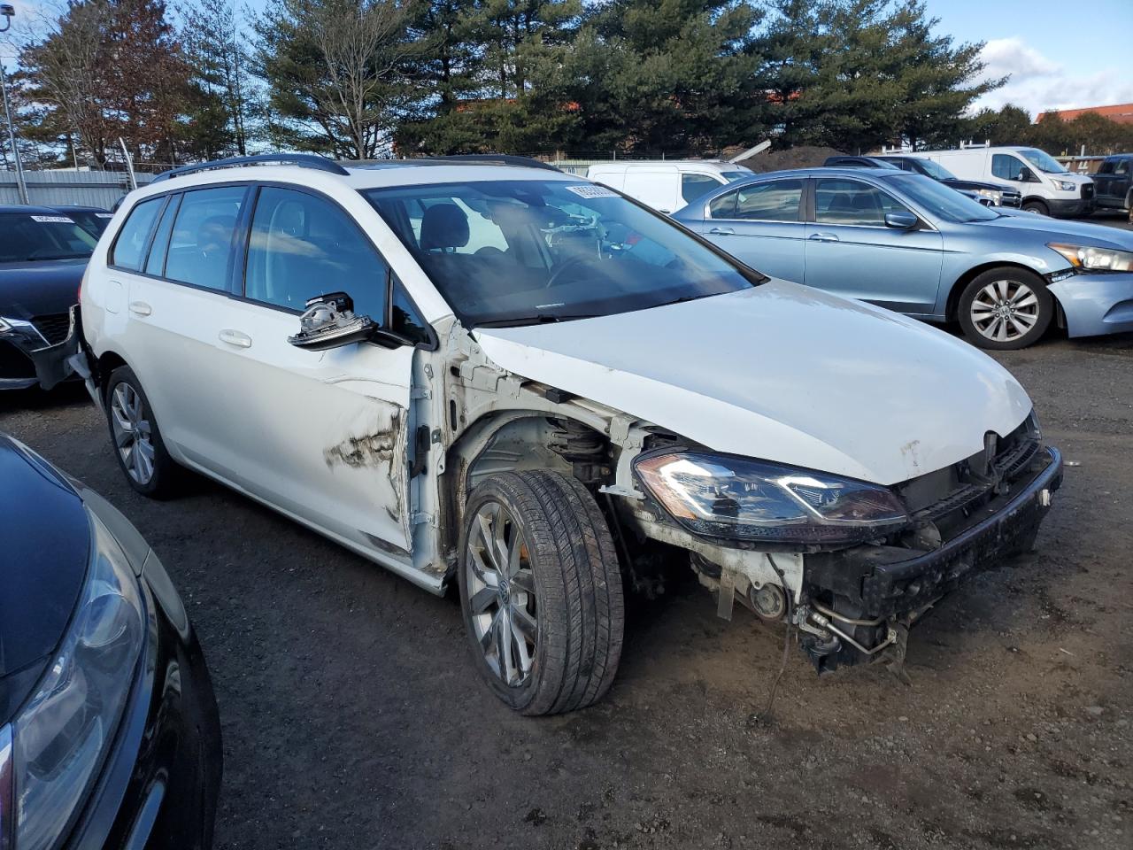 2019 Volkswagen Golf - Image 4