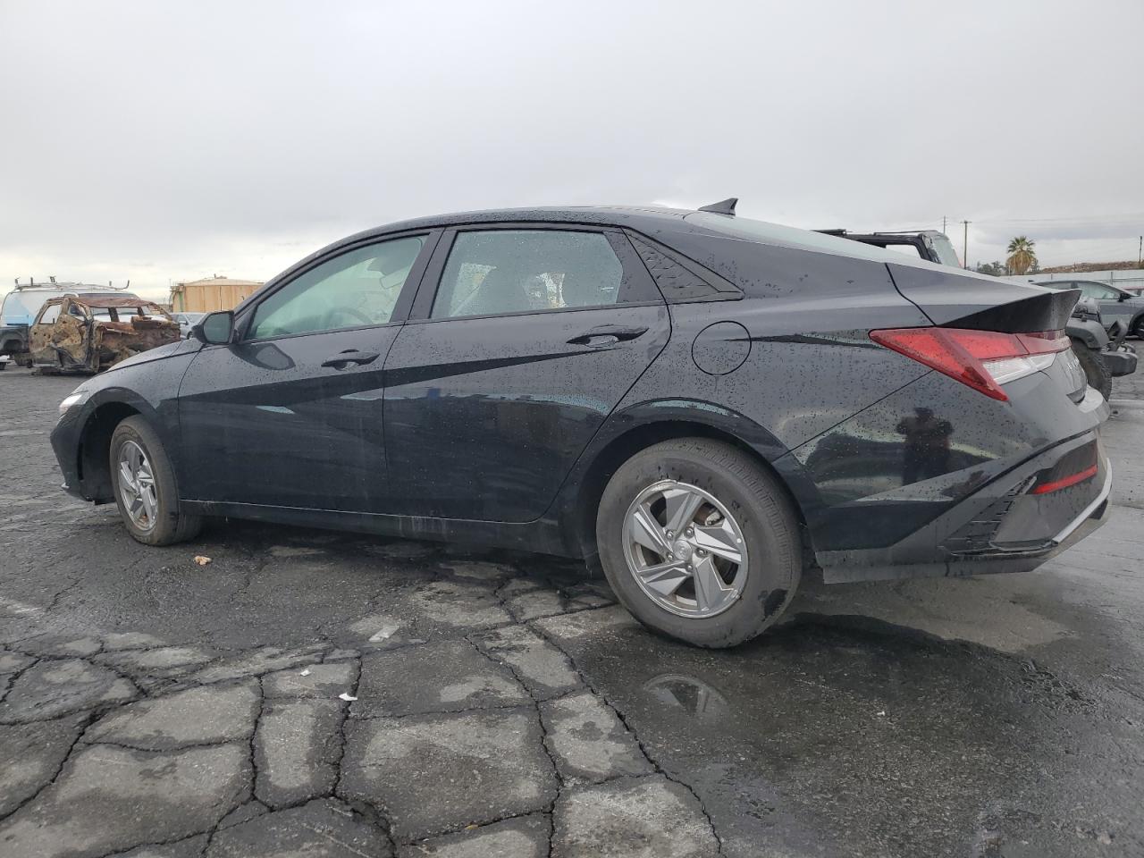 2024 Hyundai Elantra - Image 2