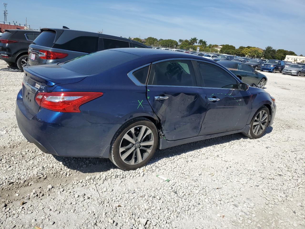 2016 Nissan Altima - Image 3