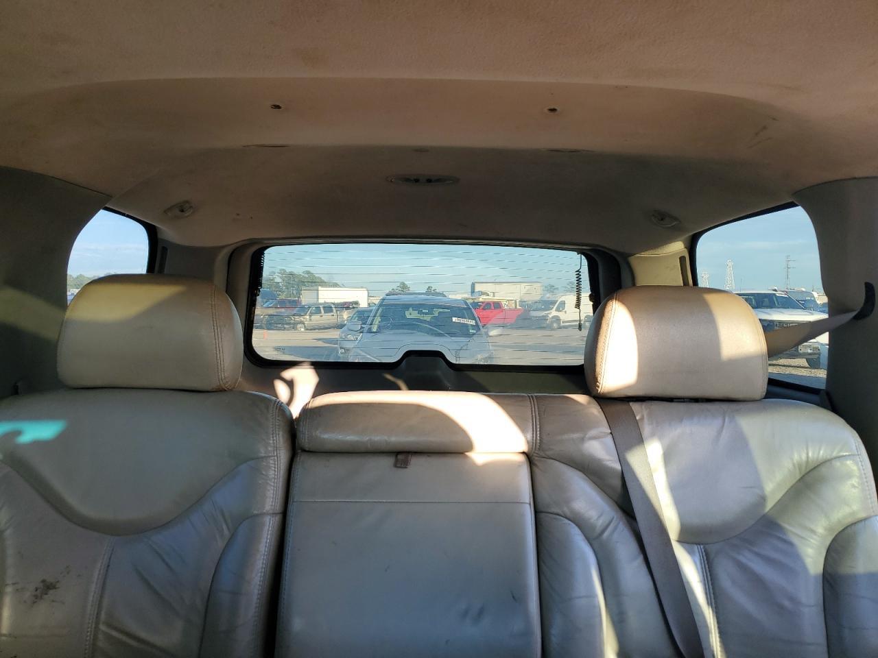 2002 GMC Yukon - Image 10