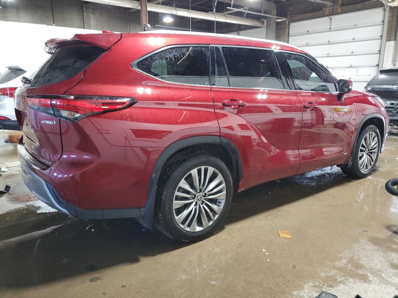 2021 Toyota Highlander - Image 3