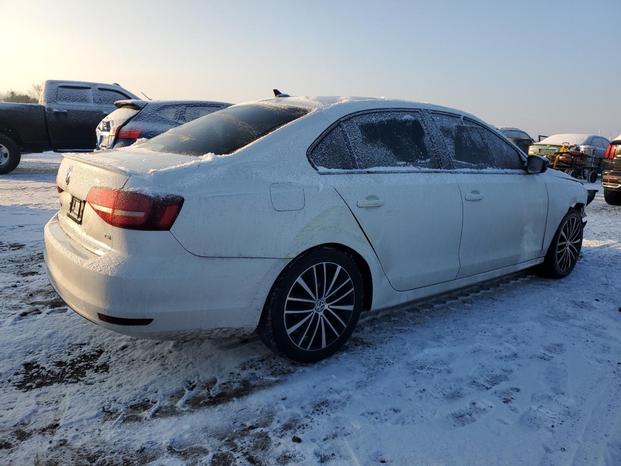 2016 Volkswagen Jetta - Image 3