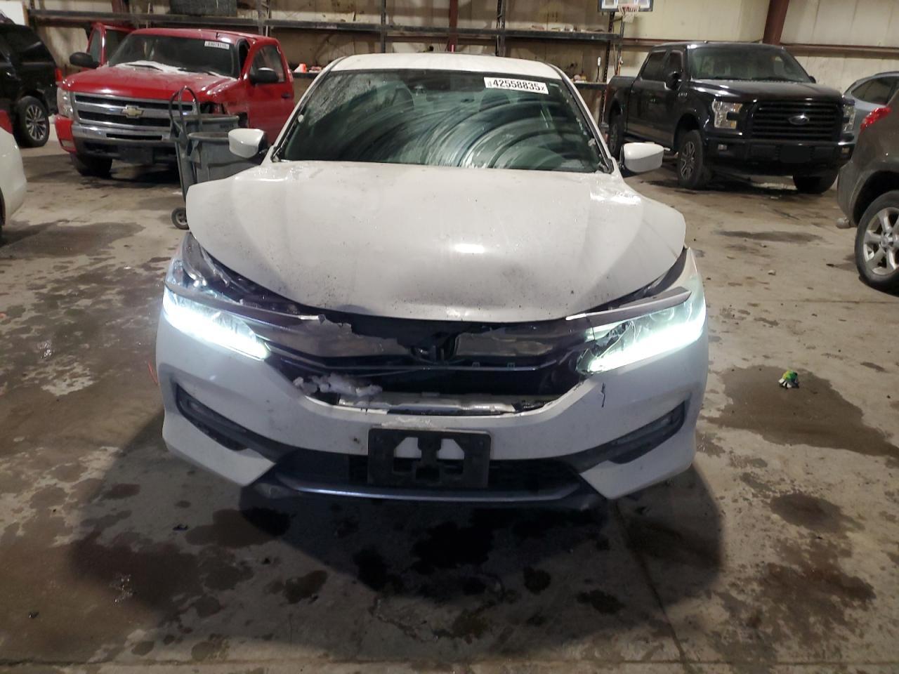 2017 Honda Accord - Image 5