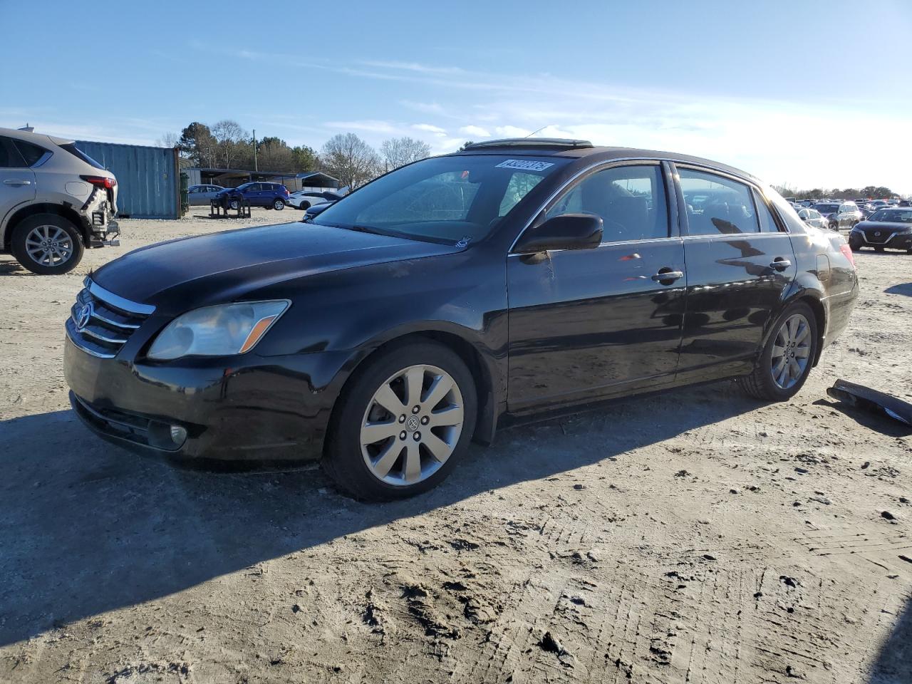 2005 Toyota Avalon - Image 1