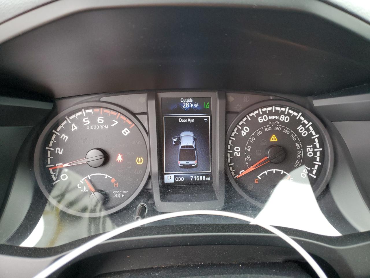 2018 Toyota Tacoma - Image 9