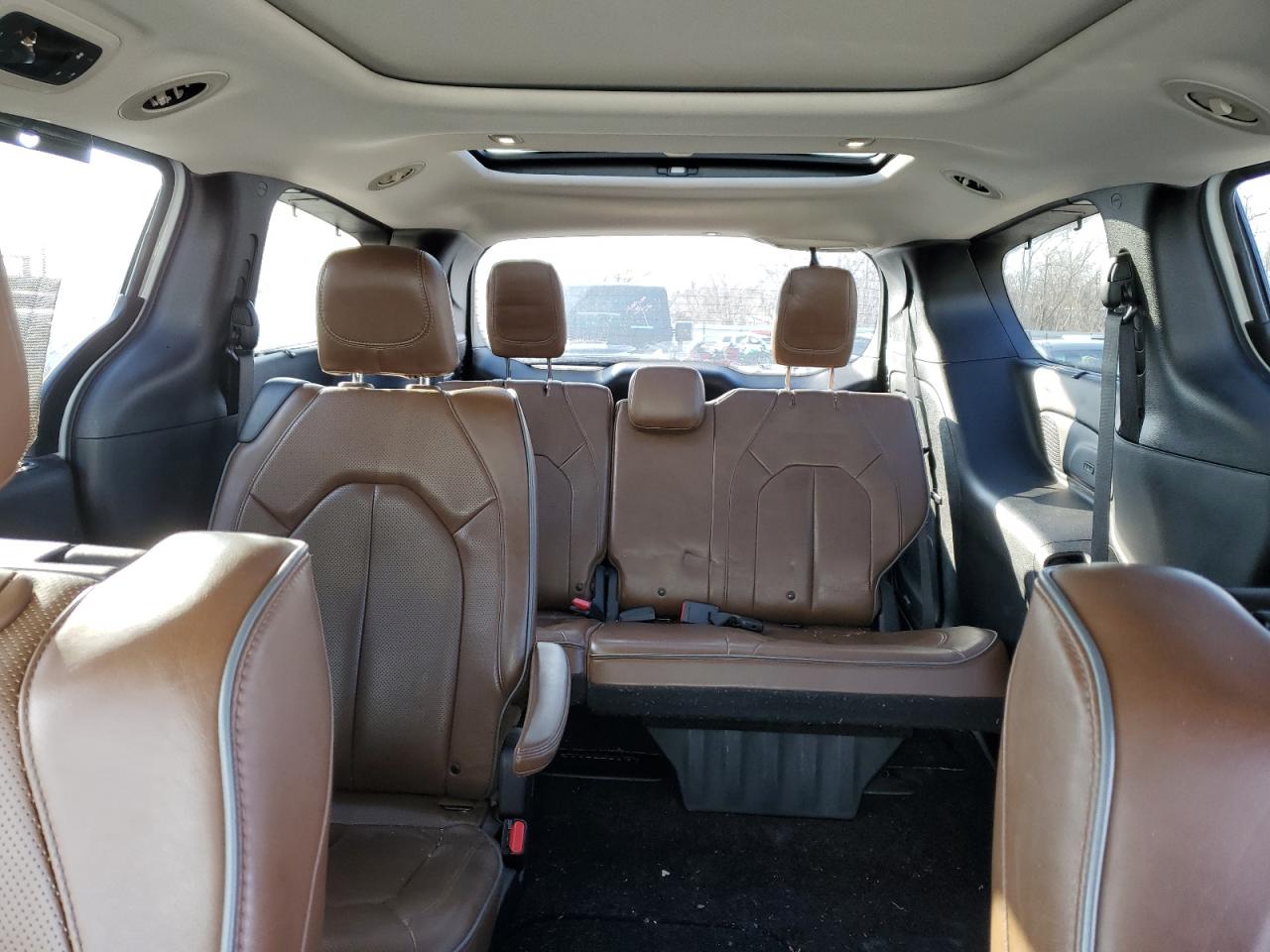 2019 Chrysler Pacifica - Image 10