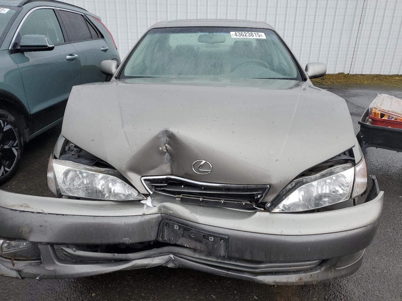 2000 Lexus ES - Image 5