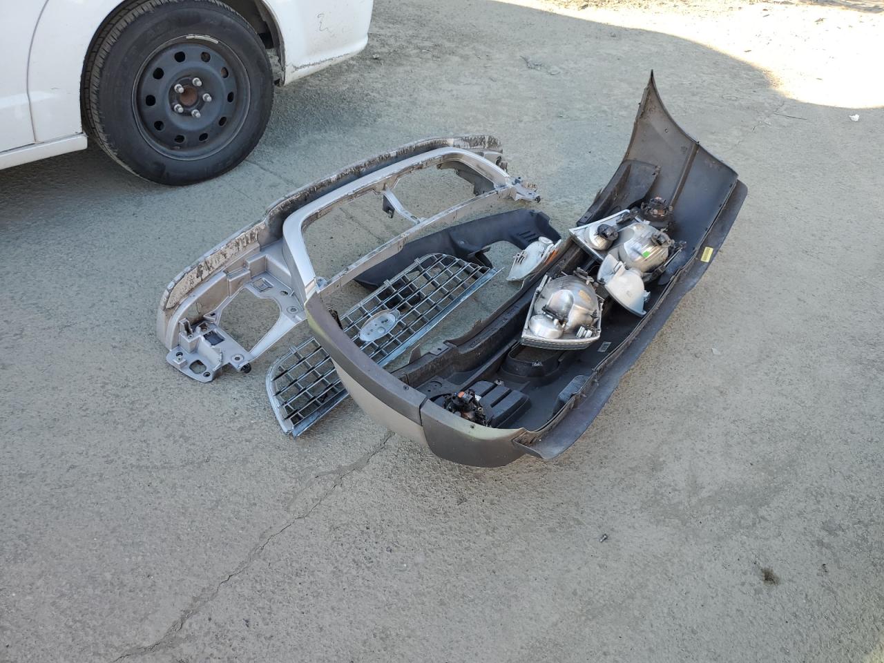 2003 Ford Explorer - Image 12