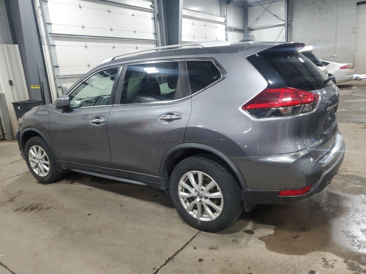 2017 Nissan Rogue - Image 2