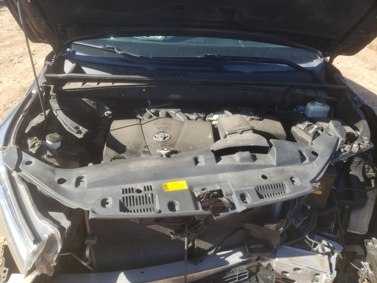 2019 Toyota Highlander - Image 12