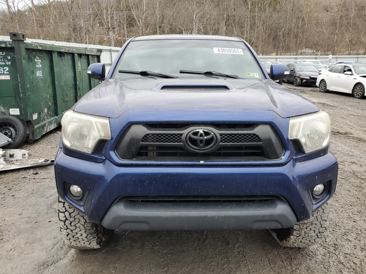 2014 Toyota Tacoma - Image 5