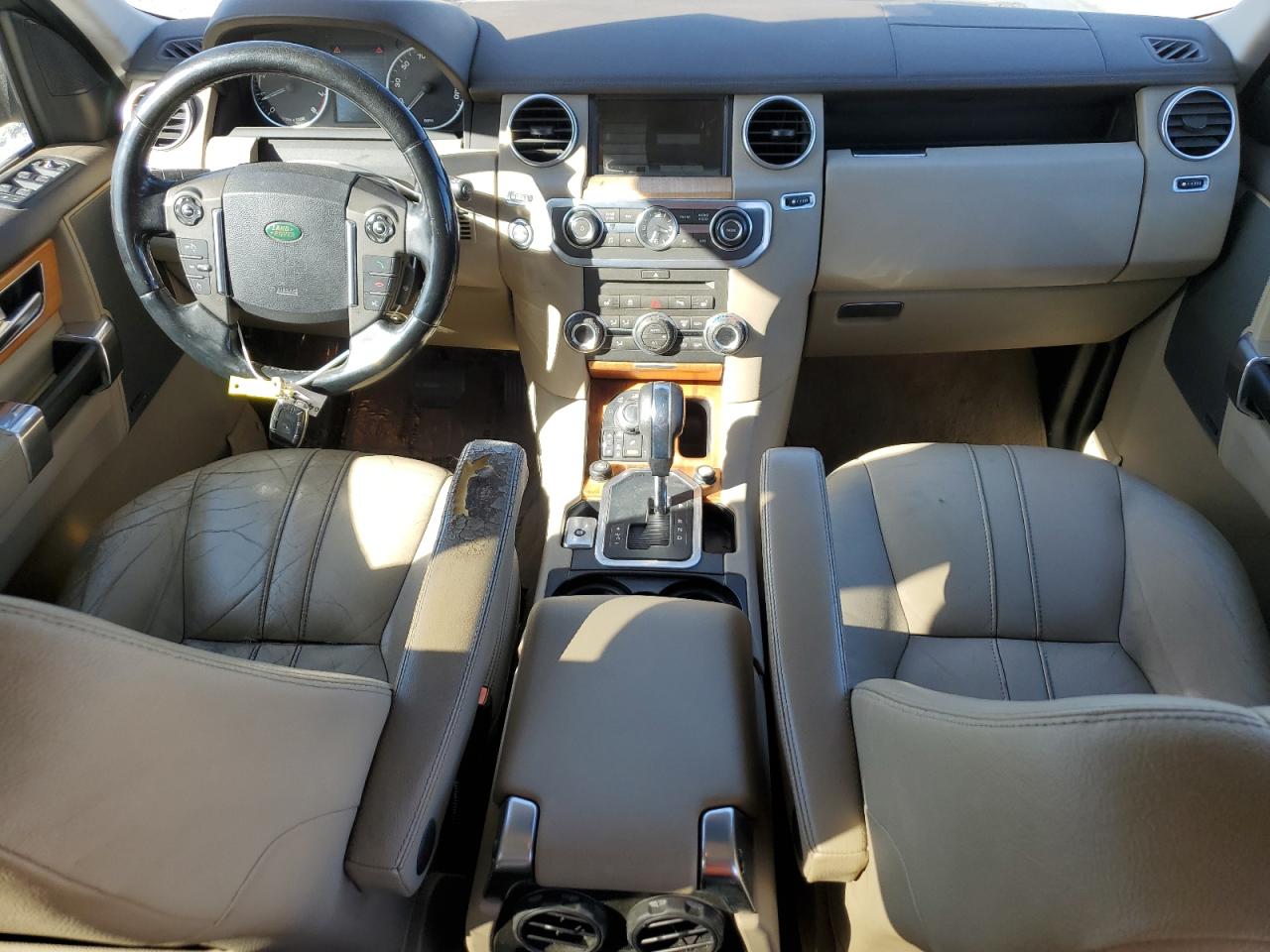 2010 Land Rover LR4 - Image 8