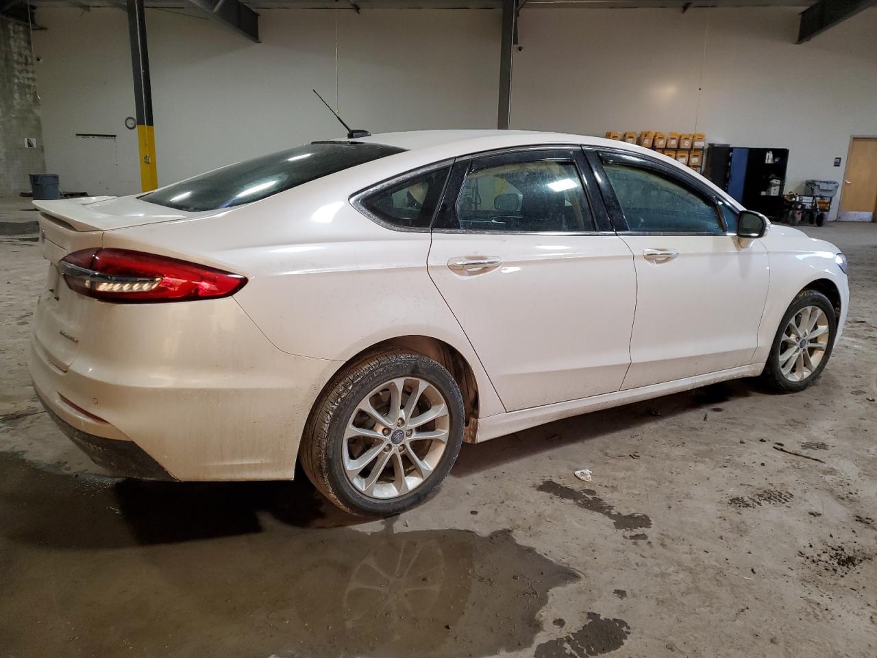 2019 Ford Fusion - Image 3