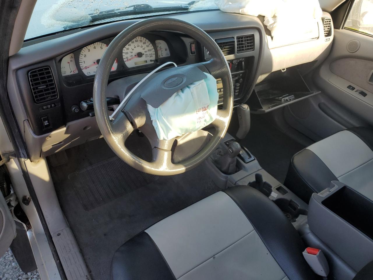 2001 Toyota Tacoma - Image 8