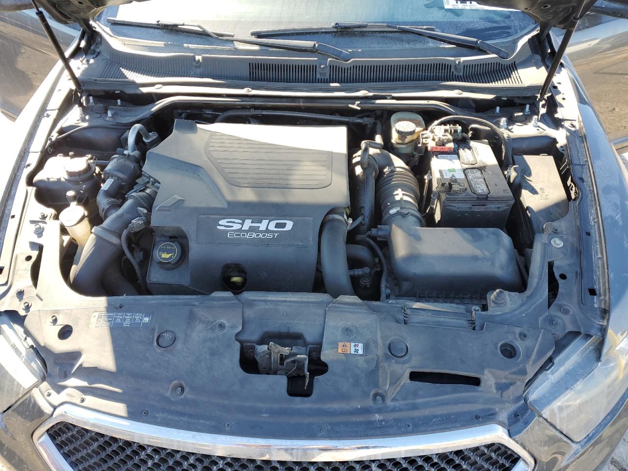 2015 Ford Taurus - Image 11
