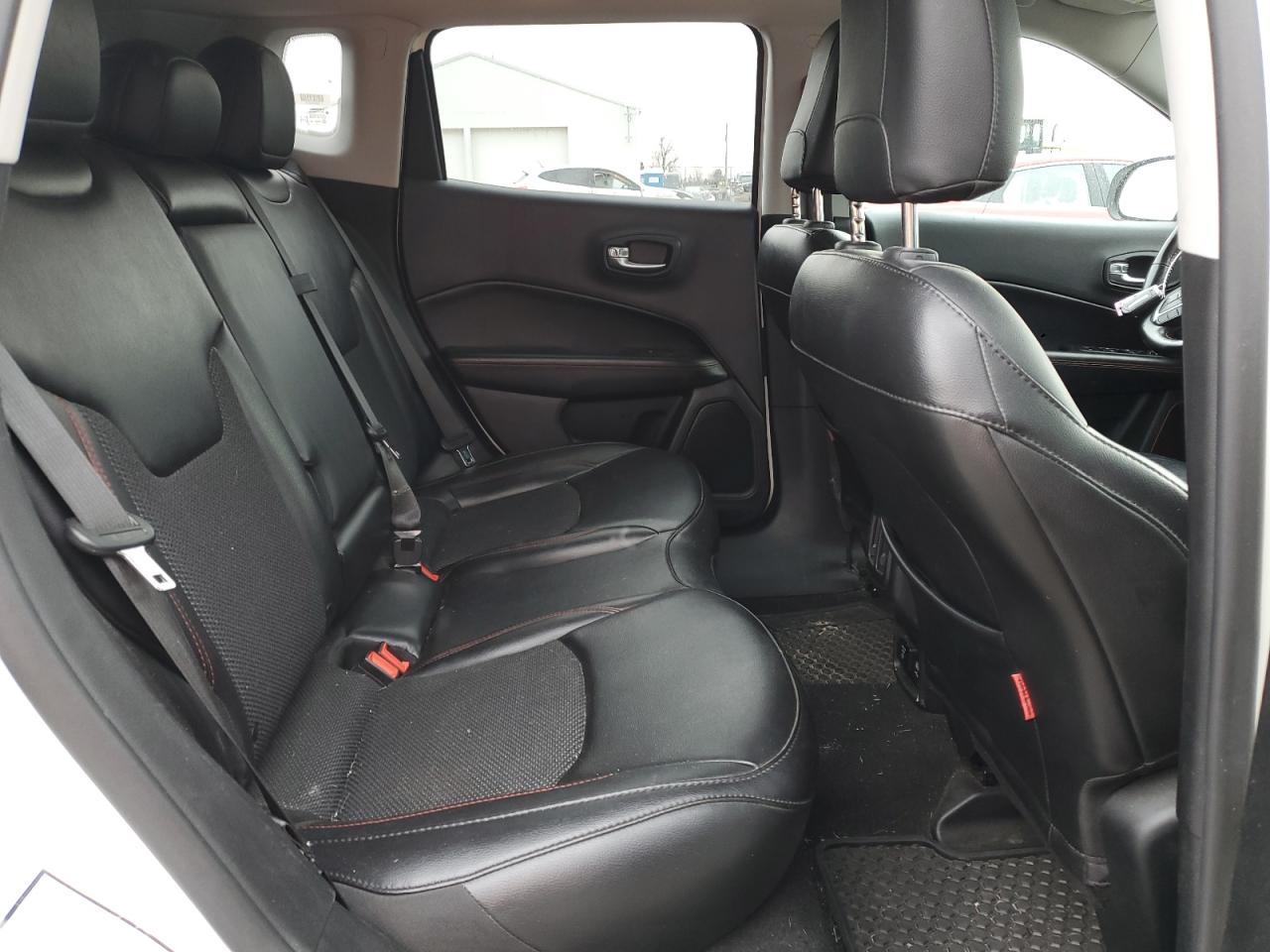 2020 Jeep Compass - Image 11