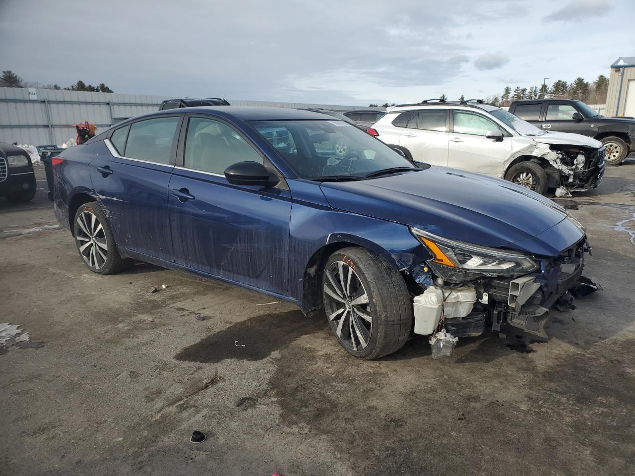 2021 Nissan Altima - Image 4