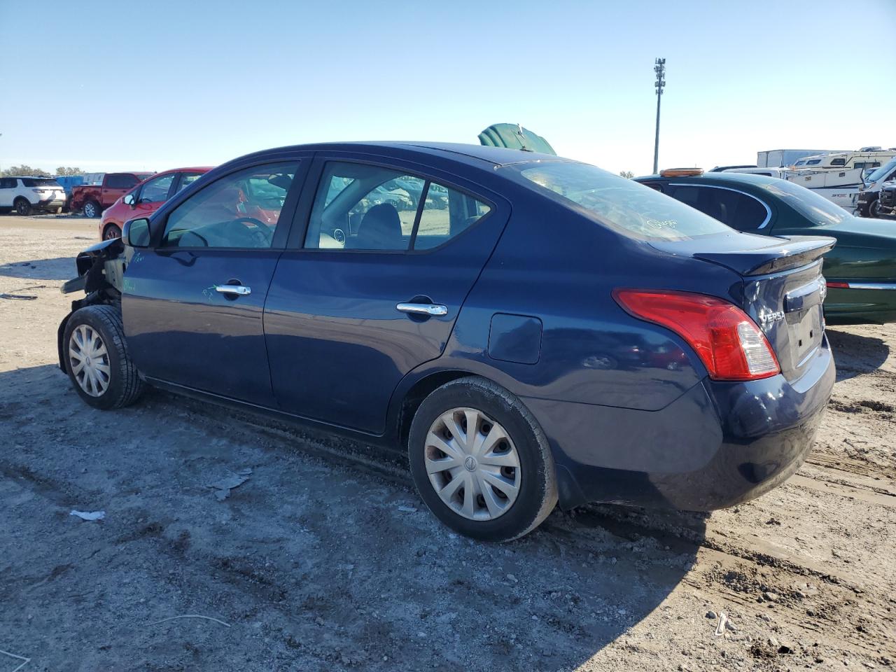 2013 Nissan Versa - Image 2