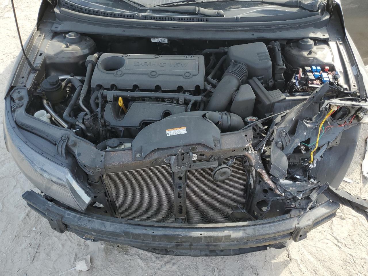 2011 Kia Forte - Image 11