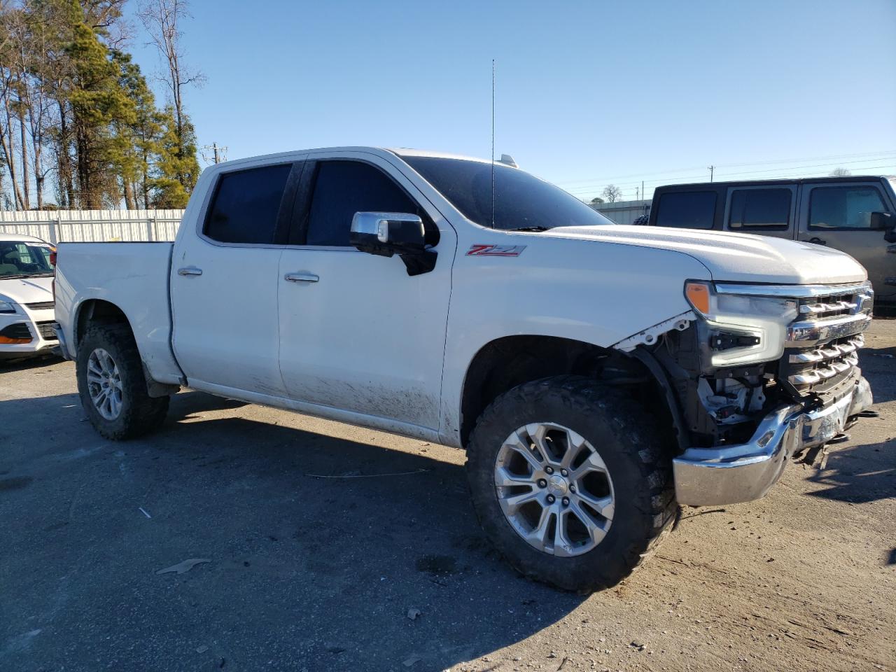 2022 Chevrolet Silverado - Image 4