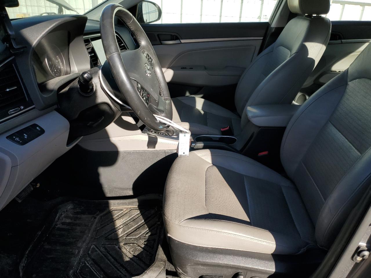 2017 Hyundai Elantra - Image 7