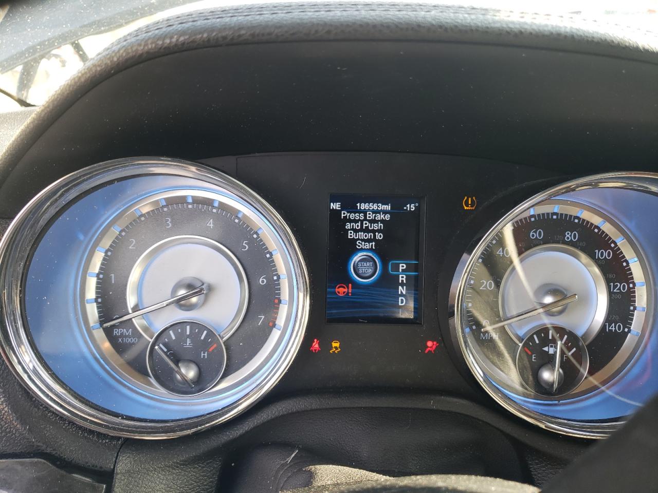 2014 Chrysler 300 - Image 9
