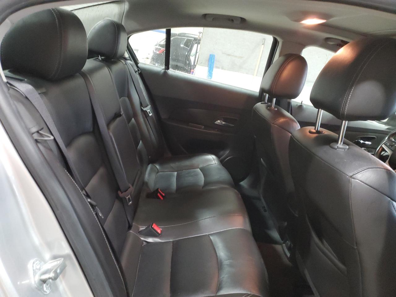 2013 Chevrolet Cruze - Image 11