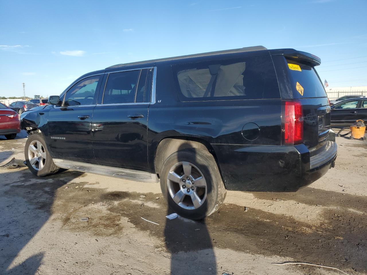 VIN 1GNSCJKC0FR265395 2015 CHEVROLET SUBURBAN no.2